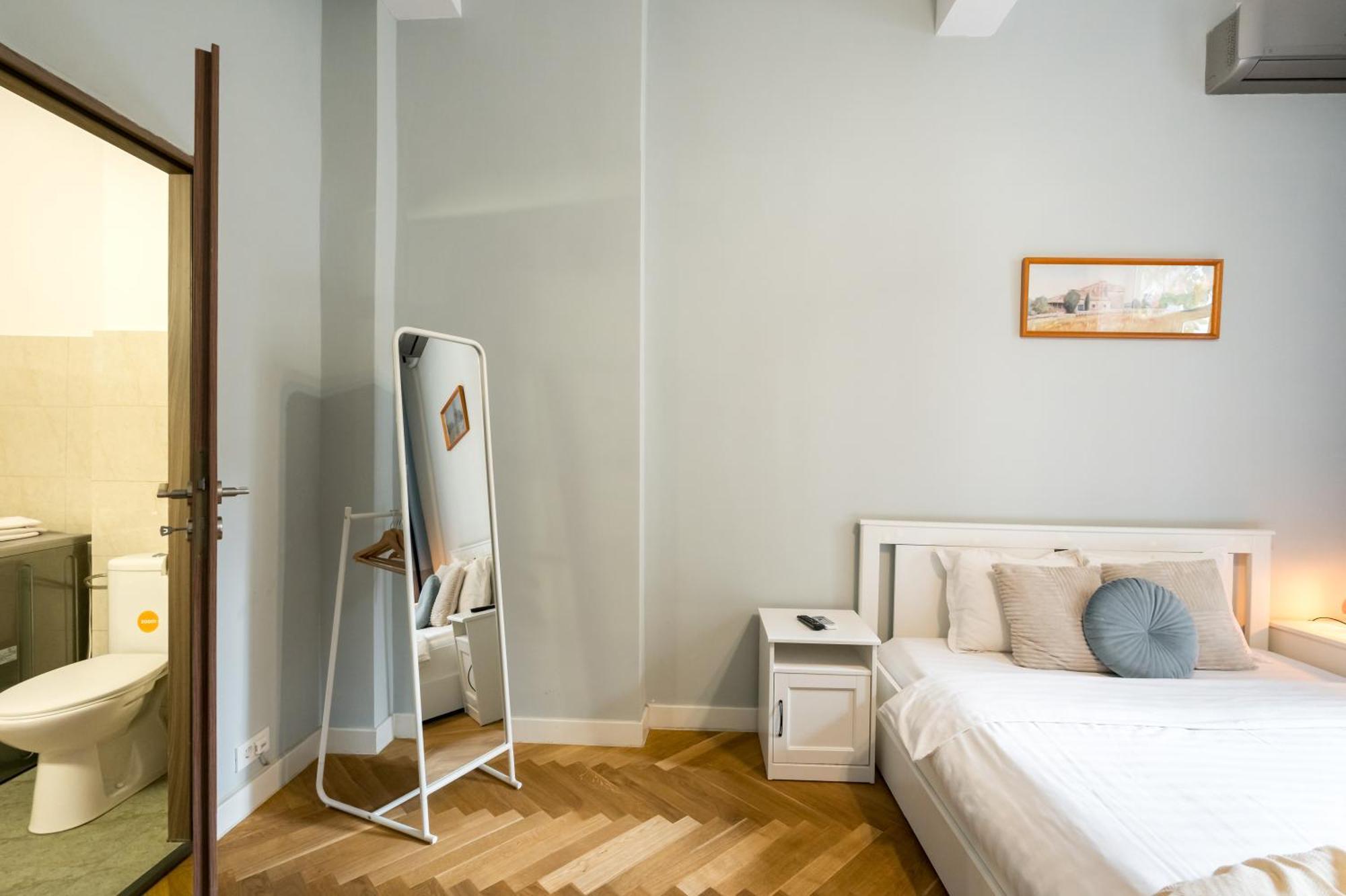 Chic Studio Near Bucharest'S Top Landmarks Buitenkant foto